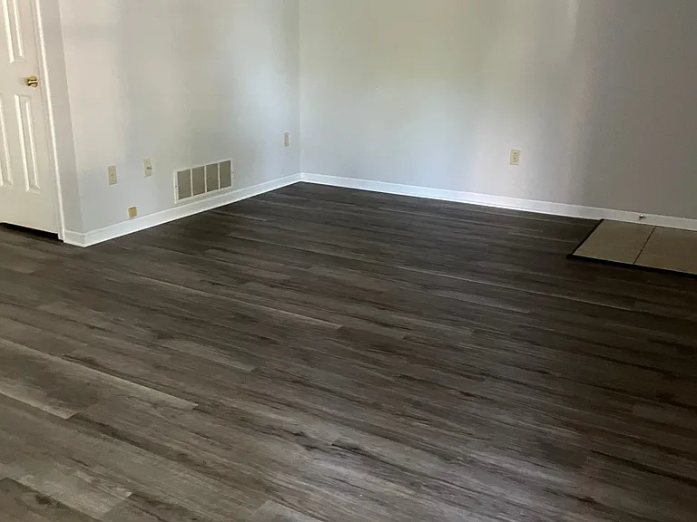 2213 Live Oak Ln — Photo 2