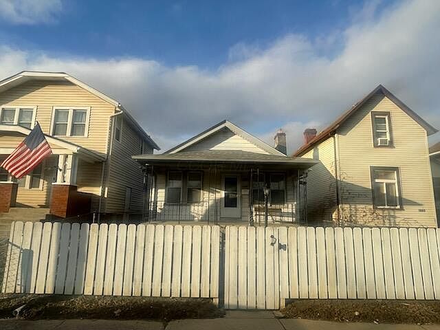 1st image of 1046 Bellows Ave