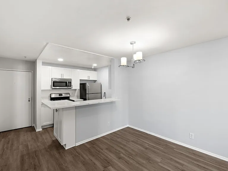 1223 Federal Ave — Photo 88