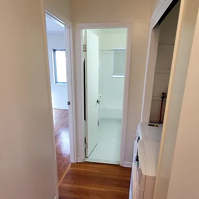 Rented by Re/Max In The City | media 6