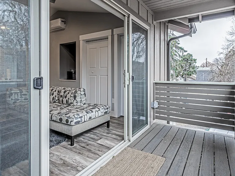 504 NW Newport Ave #B — Photo 11