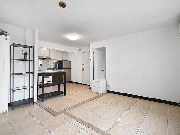 3rd image of 329 Broome St APT 4R