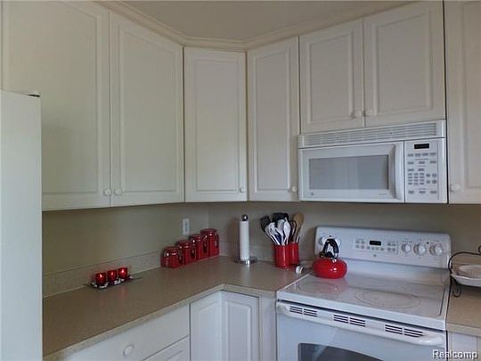 5th image of 25887 Ashby Dr