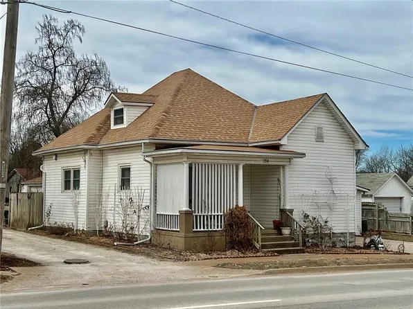714 N 16th St, Parsons, KS 67357