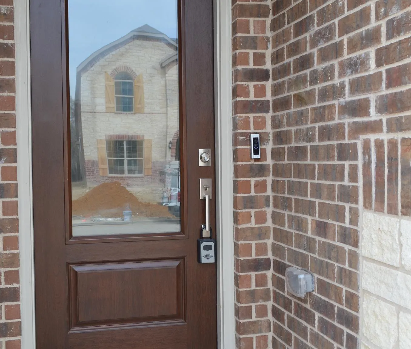 4 bed, 2.5 bath, 2347 sqft, $2,800 — Photo 3