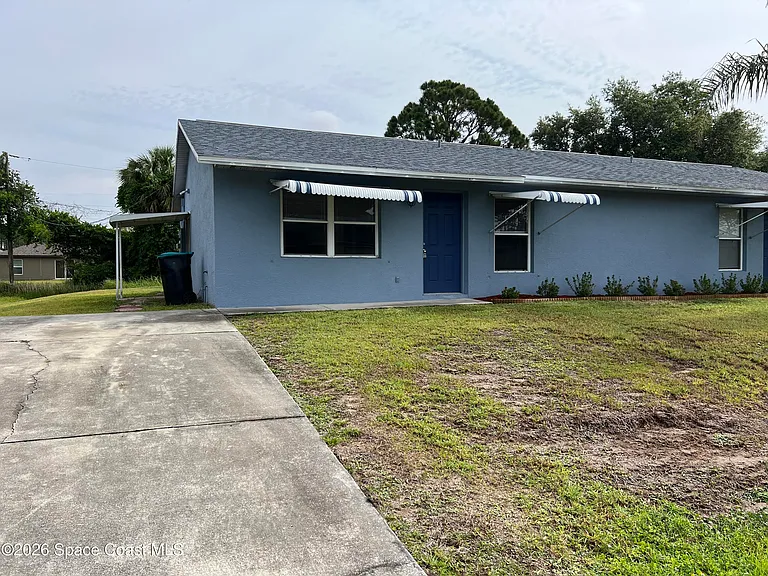 1625 Santos St SE #A — Photo 1