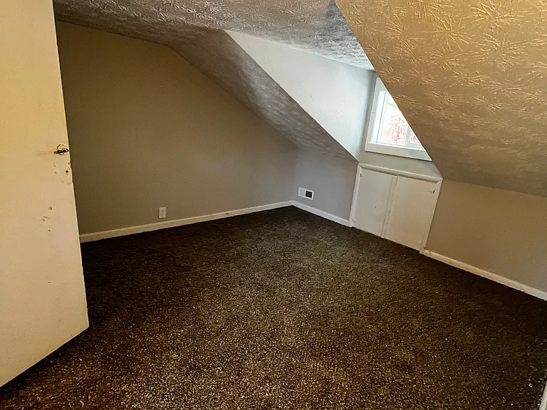 1344 S Delphos St — Photo 10