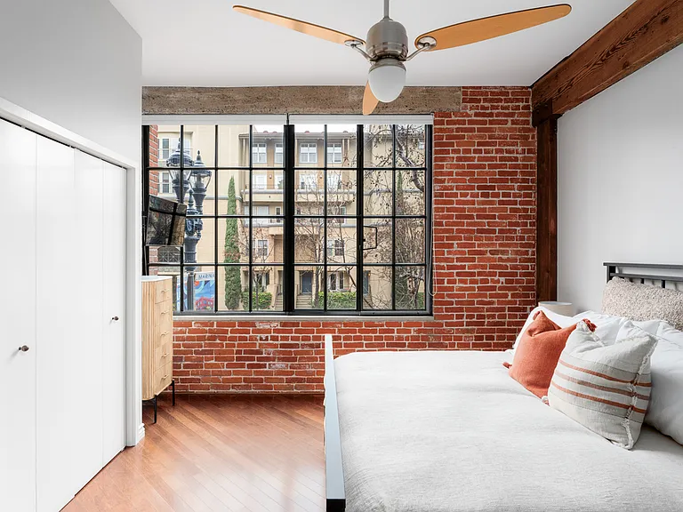 500 W Harbor Dr #1502 — Photo 13