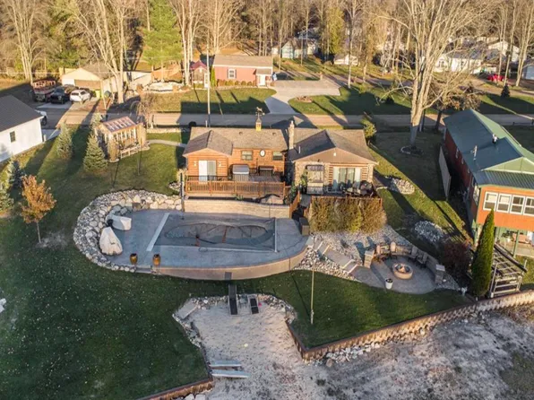 4148 Lakeside Dr, Beaverton, MI 48612