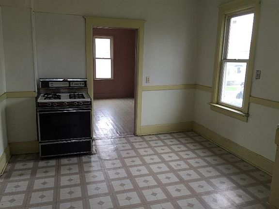 4th image of 517 W 151st St