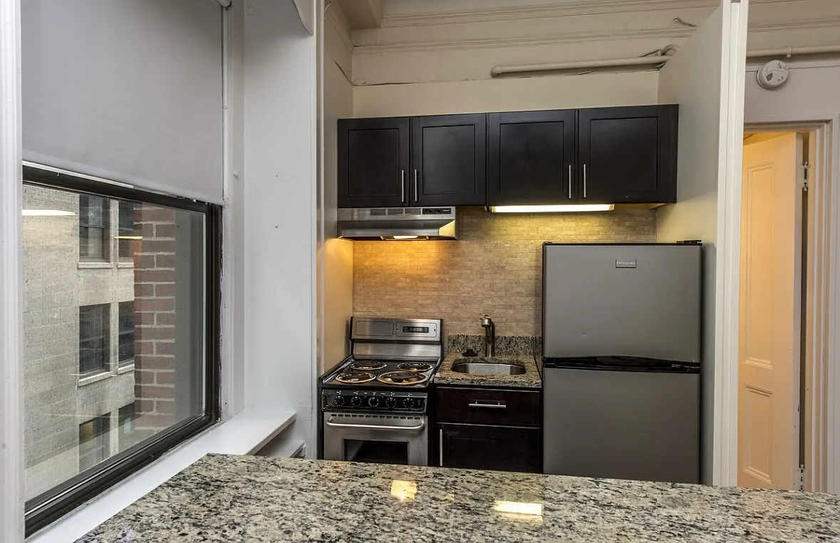 Studio, 350 sqft, $2,500 — Photo 2