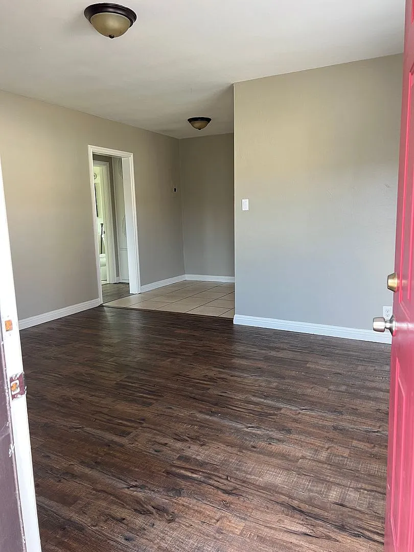 Building Photo - 5500-5526 Rosemead Blvd