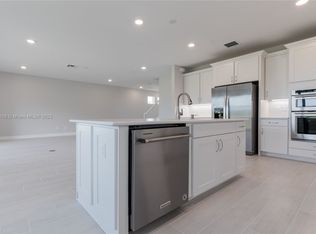 3713 Greenway Dr #0, Hollywood, FL 33021