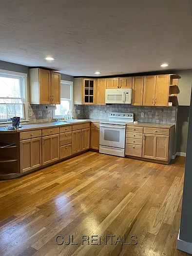 42 Brooks Rd #GAR — Photo 2