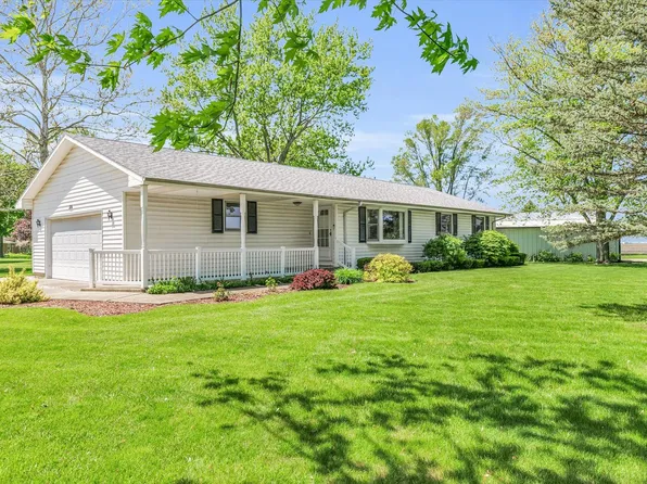 326 N Secor St, Gilman, IL 60938