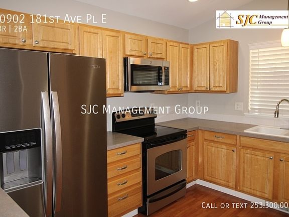 3rd image of 10902 181st Avenue Pl E