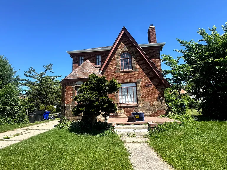 8290 Appoline St — Photo 8
