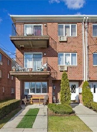 7929 Seaview Exterior