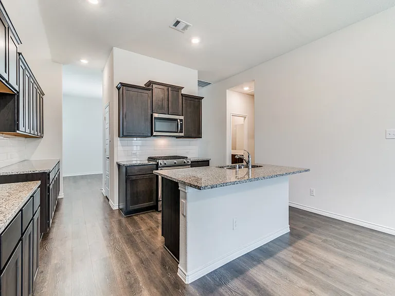 763 Philadelphia St — Photo 14