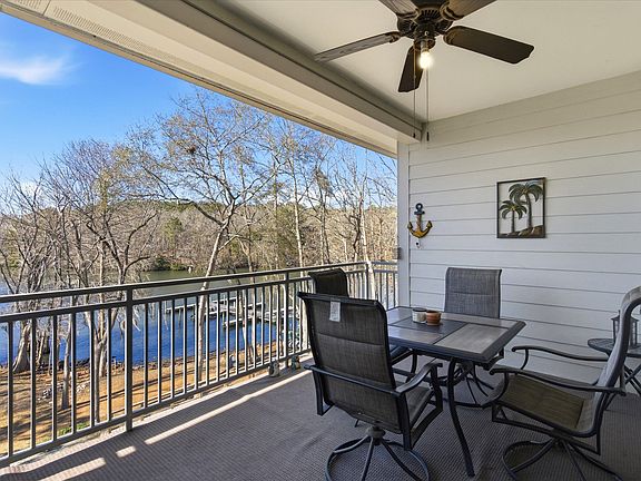 3rd image of 125 Ballard Ln