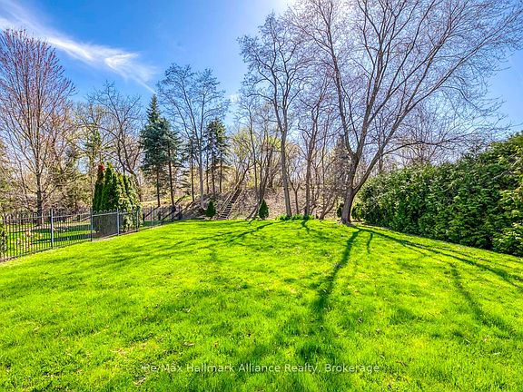 3rd image of 494 Chartwell Rd