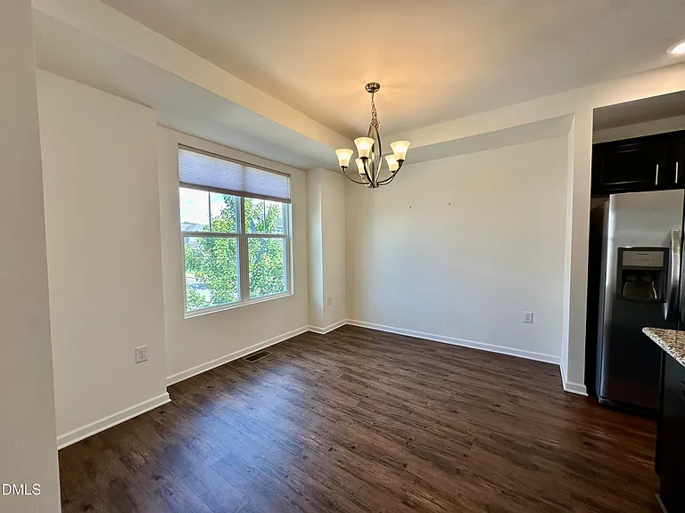 304 Skymont Dr — Photo 11