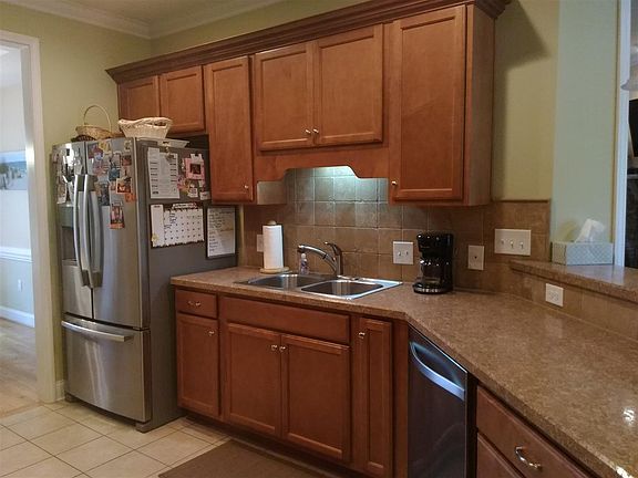 4th image of 228 Lillians Farm Ln