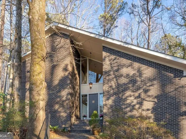 3897 Allsborough Dr, Tucker, GA 30084