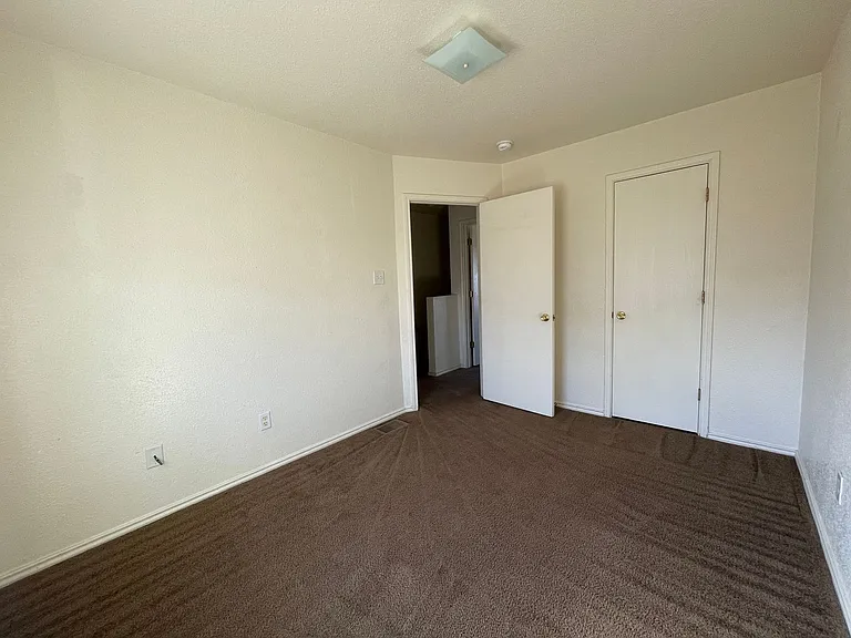 4506 Sylvia Dr — Photo 10