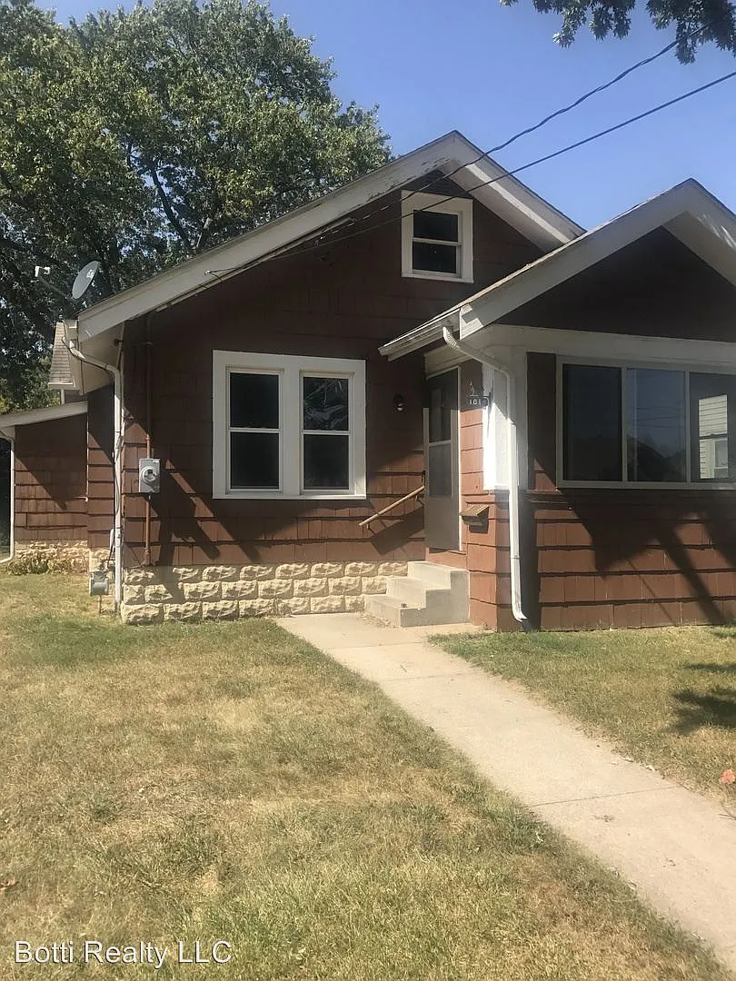 1814 Bruner St photo 1
