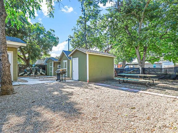 4th image of 7805 Corina Dr