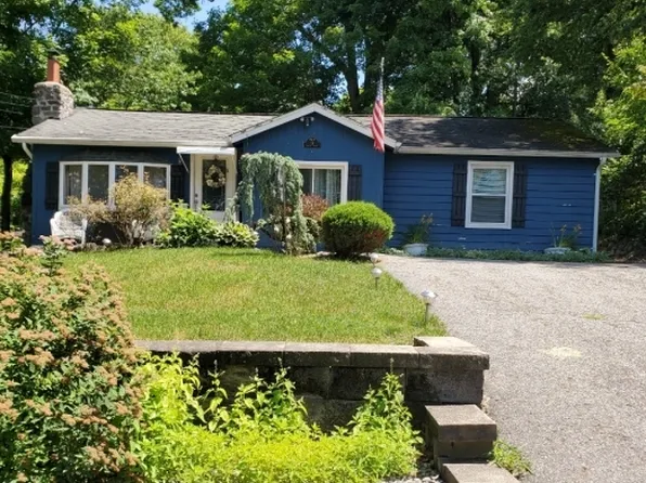 15 Beech Dr, Hardyston Twp., NJ 07460