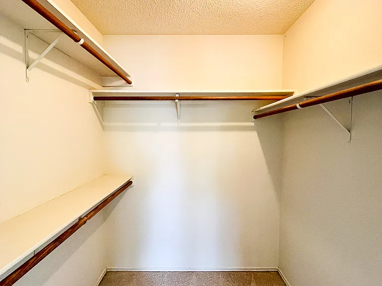 2512 Schulze Dr — Photo 31