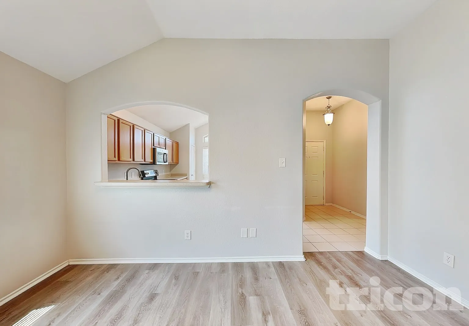 304 Sardius Boulevard Granbury TX — Photo 4
