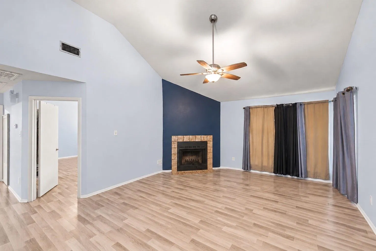 3 bed, 2.0 bath, 1260 sqft, $1,850 — Photo 4