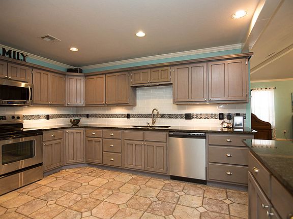 Completely renovated kitchen with subway tile backsplash