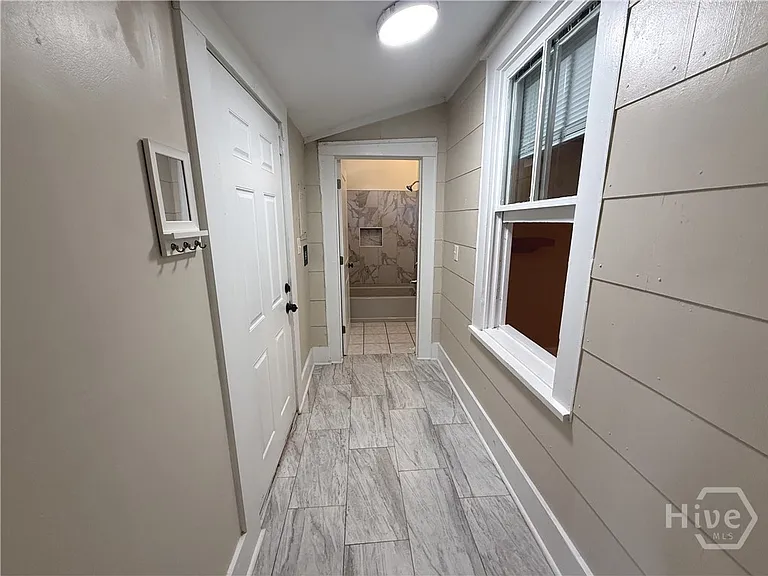 218 W Anderson St #UPPER — Photo 42