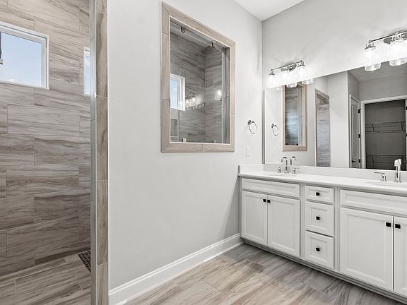 2nd image of 429 Northgate Blvd