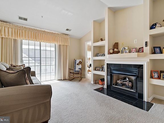 5th image of 2022 Gov Thomas Bladen Way APT 302