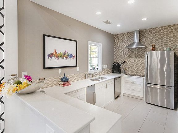 5th image of 8940 Camden Creek Ln #9015-302
