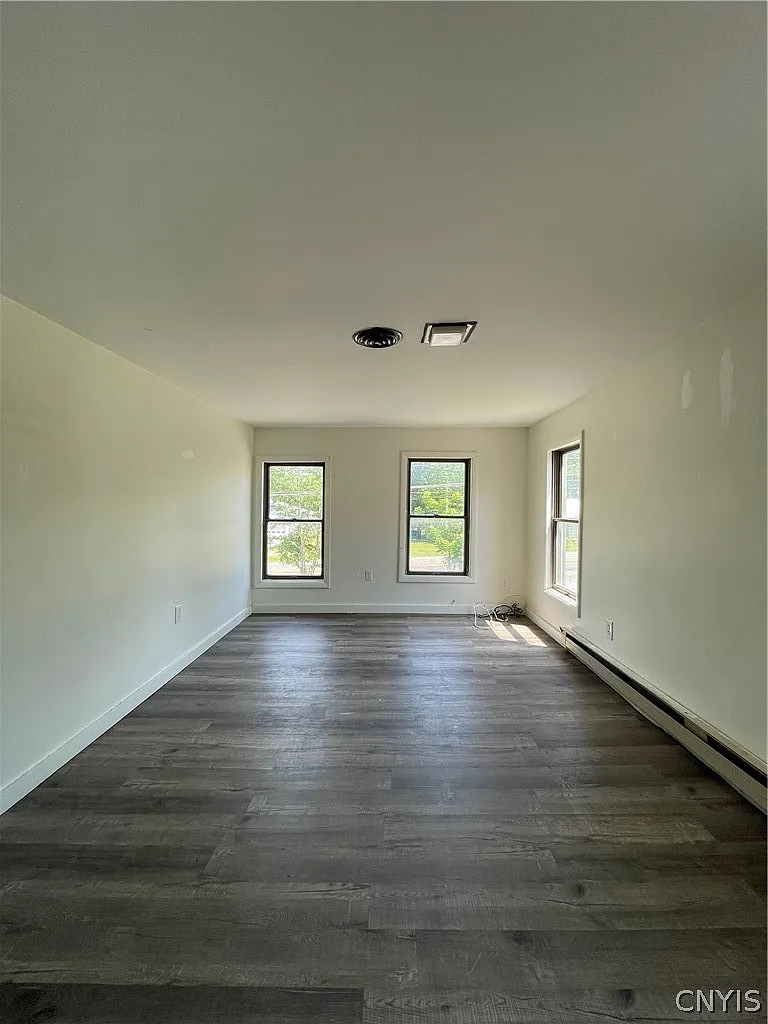 1 bed, 1.0 bath, 550 sqft, $900 — Photo 3