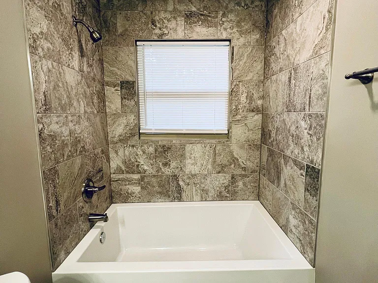 108 Leimaur Dr #B — Photo 3