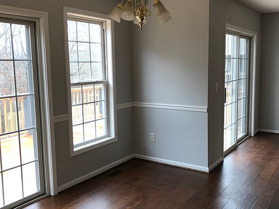 Breakfast nook/ Living/ Fam.