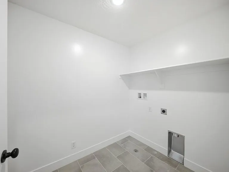 946 E Malibu Ln — Photo 17
