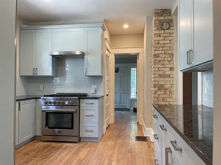1626 Robinson Rd SE — Photo 3