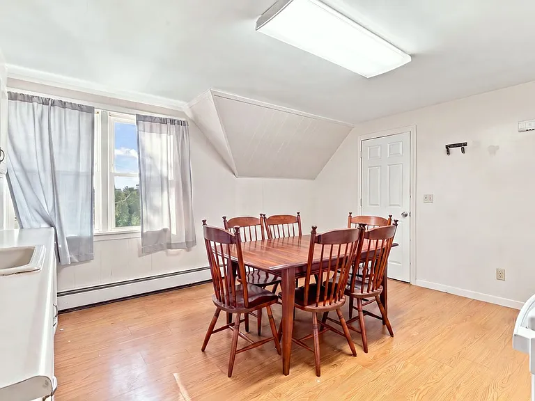 52 Linden St #2 — Photo 4