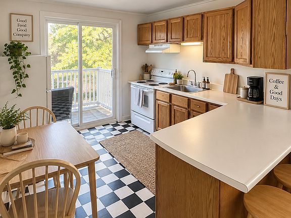 2nd image of 19-21 Penobscot St #19