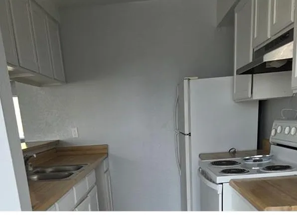 2740 E Bonanza Rd, Las Vegas, NV 89101