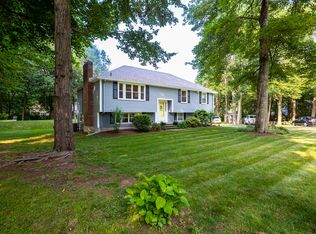 26 Walnut St, Foxboro, MA 02035