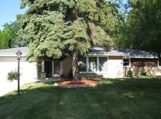 4935 S 67th St, Greenfield, WI 53220